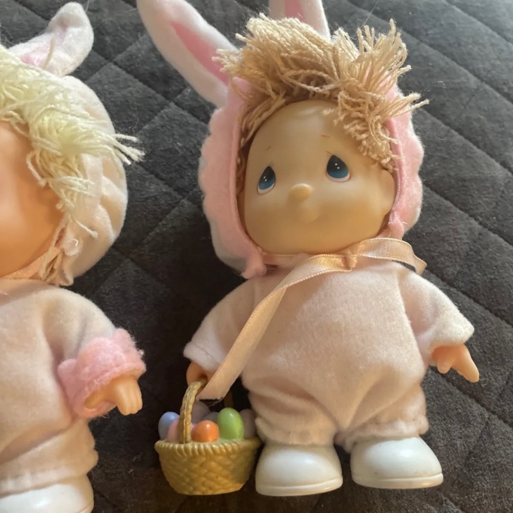 Vintage precious moments Easter bunny dolls - Picture 4 of 5